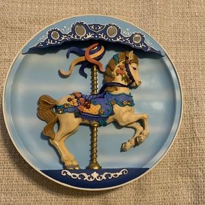Musical carousel treasure plate.